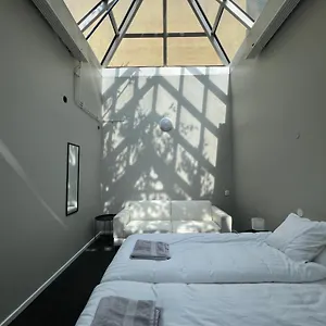 Grad And Hostal